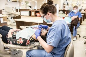 Best Dental Assistant Schools In Texas| Cost, Requirement & How To Apply